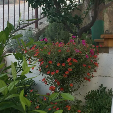Apartman Apartments By The Sea Duce, Omis - 945