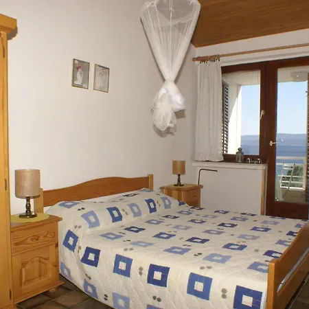 Apartman Apartments By The Sea Duce, Omis - 945 *