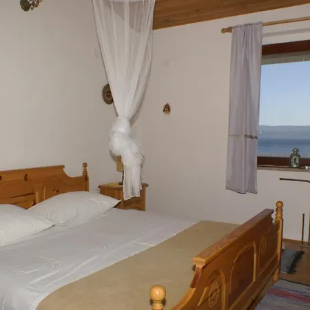 Apartments By The Sea Duce, Omis - 945 Apartman Duce
